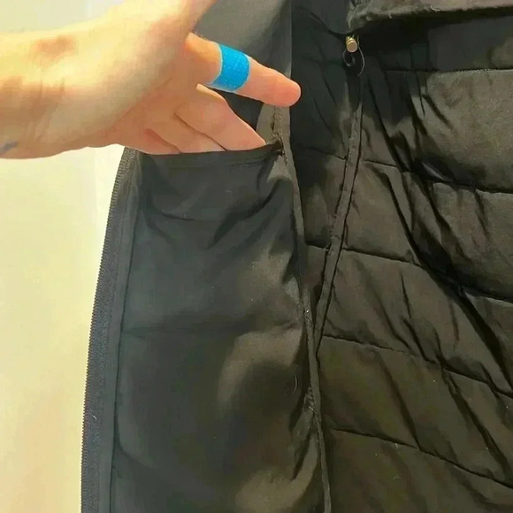 Lauren Ralph Lauren black puffer coat size small petite. In great condition! - Picture 6 of 7